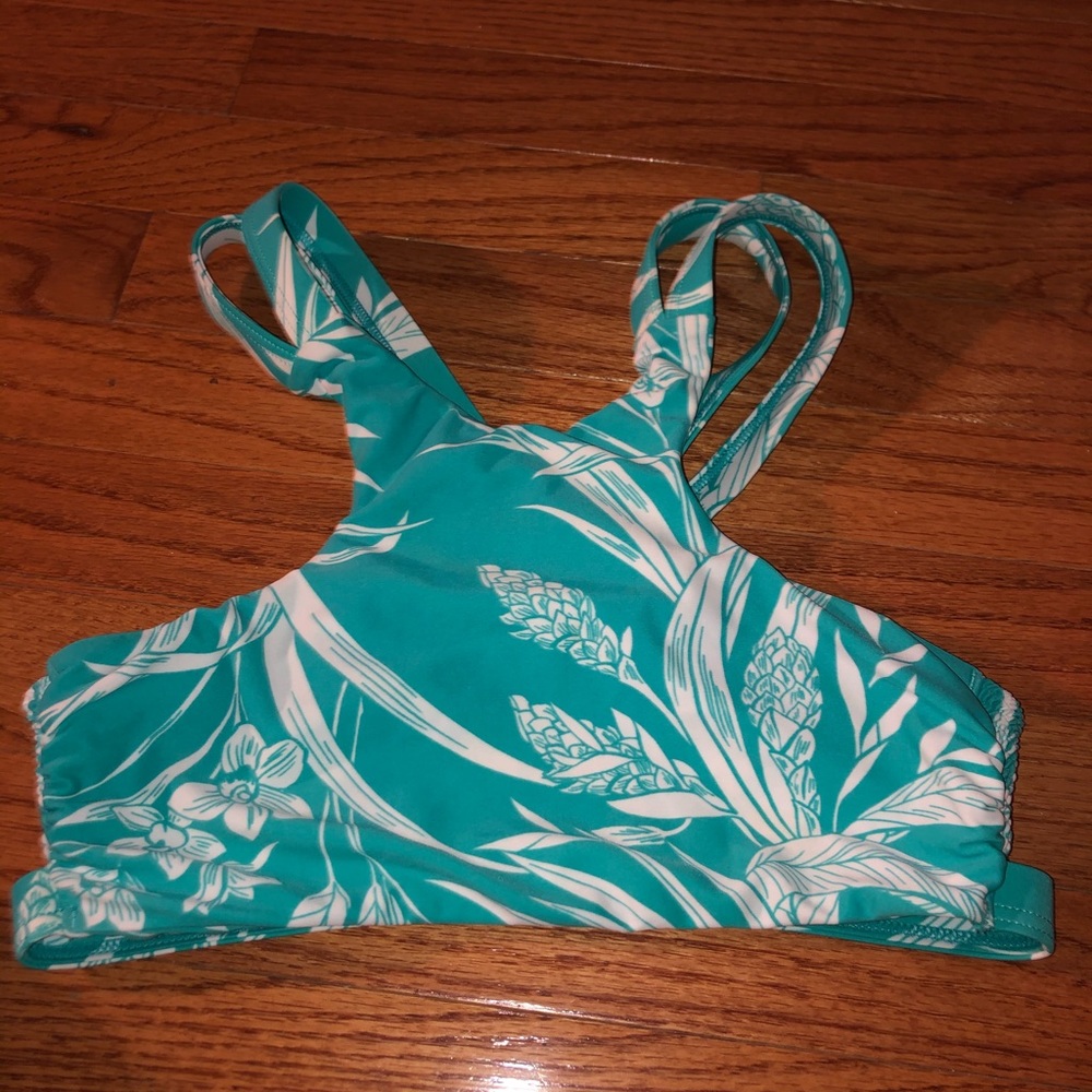 Blue swim top from Tory prayer size small!